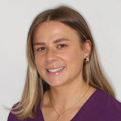 Poppy Roberts, Receptionist
